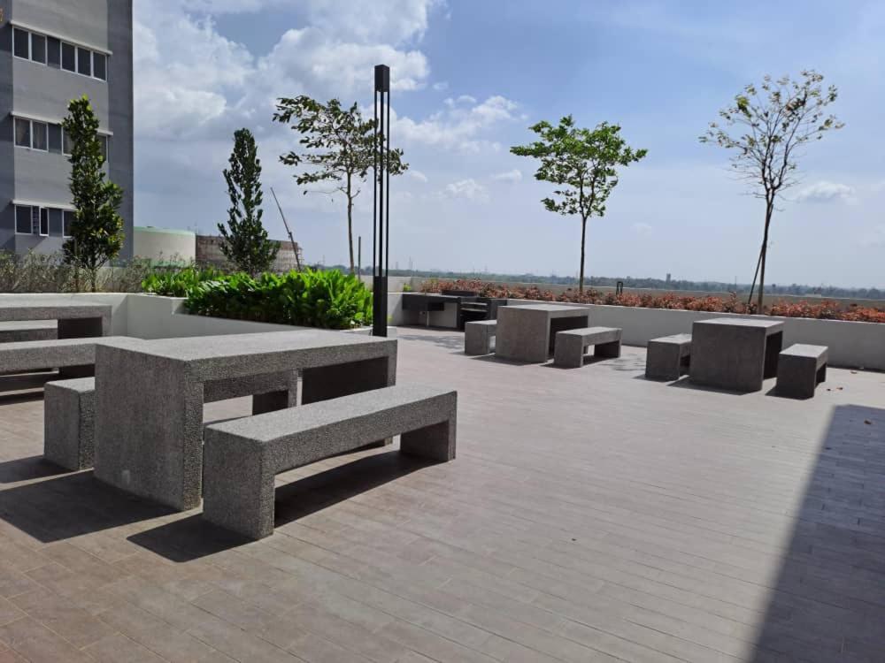 Impiana Homestay Near Putrajaya, Cyberjaya, Musliem Only,Wifi,Netflix Kampung Dengkil Exterior photo